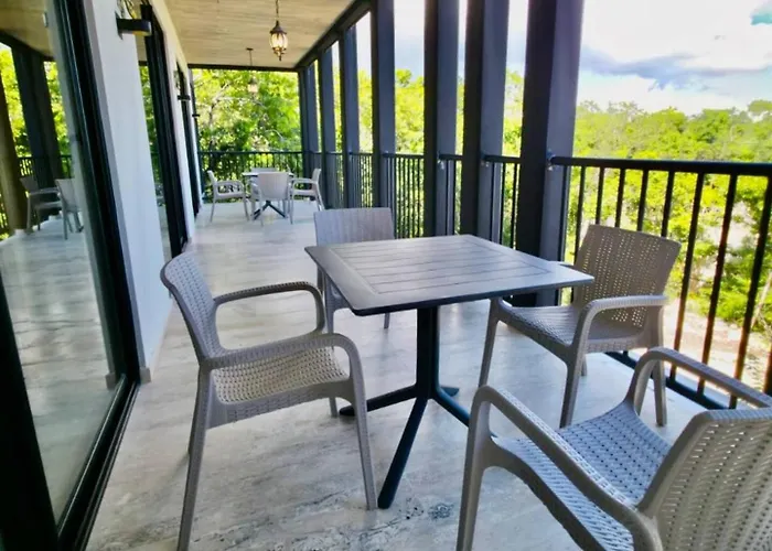 Hacienda 3br Pool, Parking & Padel Heushaven